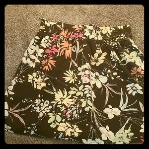 Franscescas floral skirt with elastic waistband